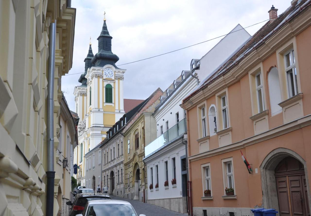 Central Vendeghaz Székesfehérvár Exterior foto